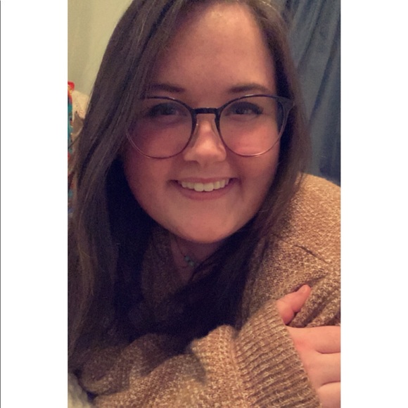 Meet your Posher, Sarah - Picture 2 of 2